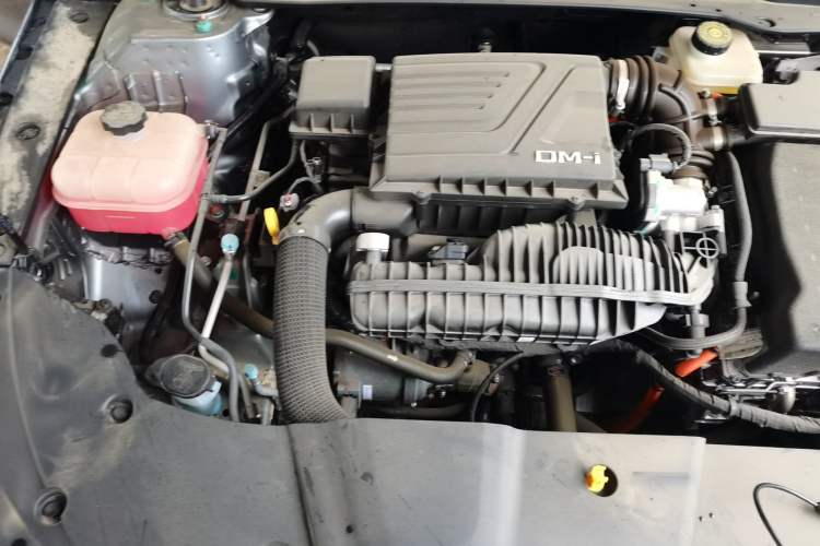 Used BYD Destroyer 05 2024 HONOR Edition DM-i 55KM Luxury Model Engine Bay Right