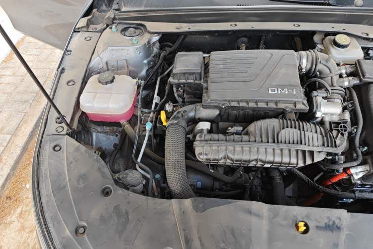 Used BYD Destroyer 05 2024 HONOR Edition DM-i 55KM Luxury Model Engine Bay Right