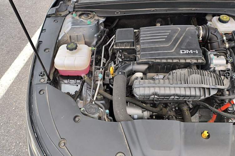 Used BYD Destroyer 05 2024 HONOR Edition DM-i 55KM Luxury Model Engine Bay Right