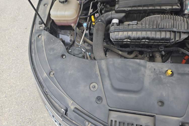 Used BYD Destroyer 05 2024 HONOR Edition DM-i 55KM Luxury Model Engine Bay Right