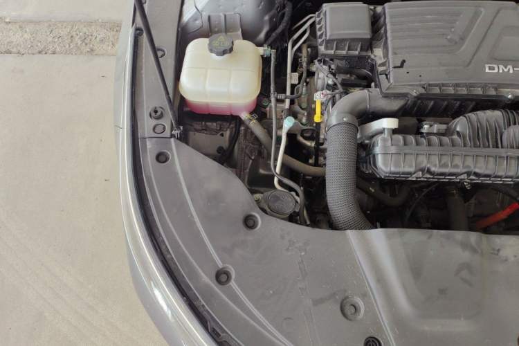 Used BYD Destroyer 05 2024 HONOR Edition DM-i 55KM Luxury Model Engine Bay Right