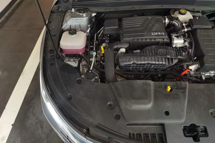 Used BYD Destroyer 05 2024 HONOR Edition DM-i 55KM Luxury Model Engine Bay Right