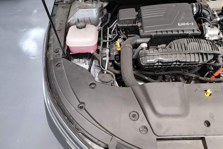 Used BYD Destroyer 05 2024 HONOR Edition DM-i 55KM Luxury Model Engine Bay Right