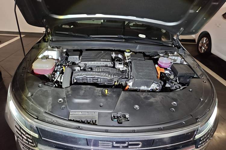 Used BYD Destroyer 05 2024 HONOR Edition DM-i 55KM Luxury Model Engine Bay