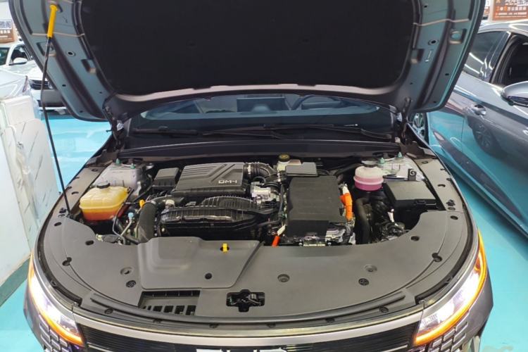 Used BYD Destroyer 05 2024 HONOR Edition DM-i 55KM Luxury Model Engine Bay