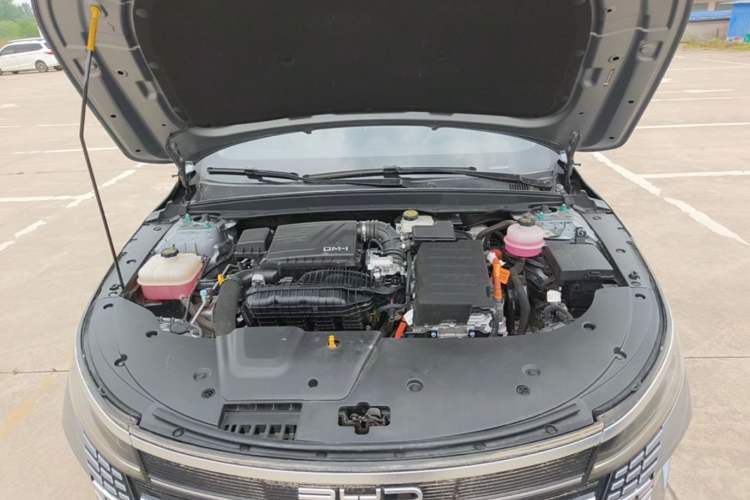 Used BYD Destroyer 05 2024 HONOR Edition DM-i 120KM Prestige Model Engine Bay