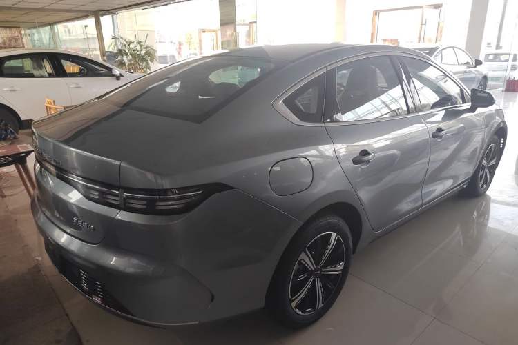 Used BYD Destroyer 05 2024 Honor Edition DM-i 120KM Luxury Model Exterior 3