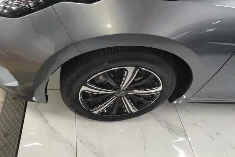 Used BYD Destroyer 05 2024 Honor Edition DM-i 120KM Luxury Model Exterior 4