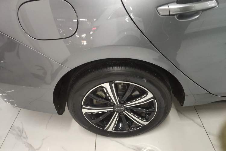 Used BYD Destroyer 05 2024 Honor Edition DM-i 120KM Luxury Model Exterior 5