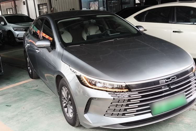Used BYD Destroyer 05 2024 HONOR Edition DM-i 55KM Luxury Model Front Right 45 Deg