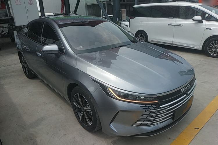 Used BYD Destroyer 05 2024 Honor Edition DM-i 120KM Luxury Model Front Right 45 Deg