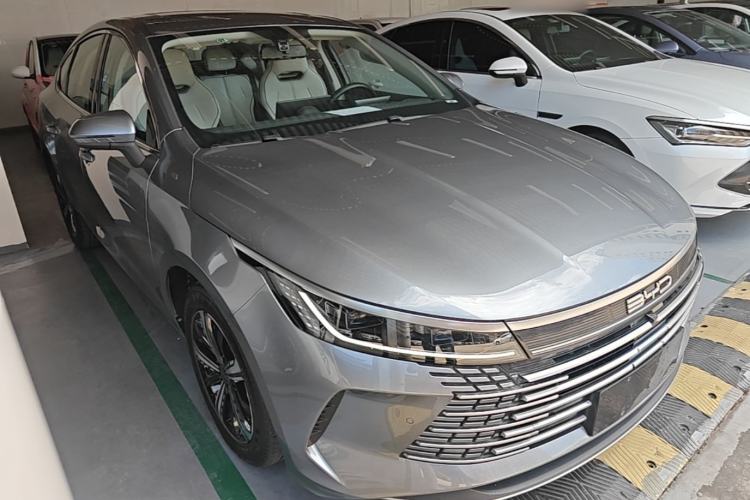 Used BYD Destroyer 05 2024 HONOR Edition DM-i 120KM Prestige Model Front Right 45 Deg
