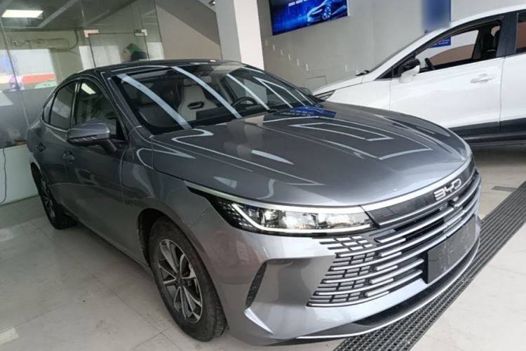 Used BYD Destroyer 05 2024 HONOR Edition DM-i 55KM Luxury Model Front Right 45 Deg