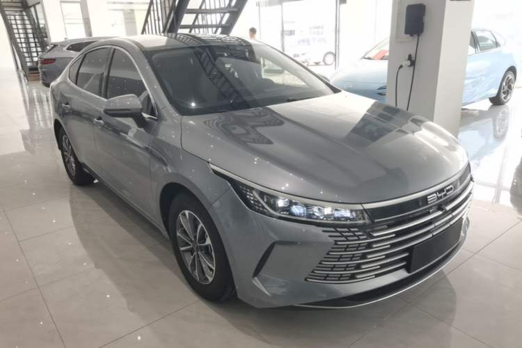 Used BYD Destroyer 05 2024 HONOR Edition DM-i 55KM Luxury Model Front Right 45 Deg