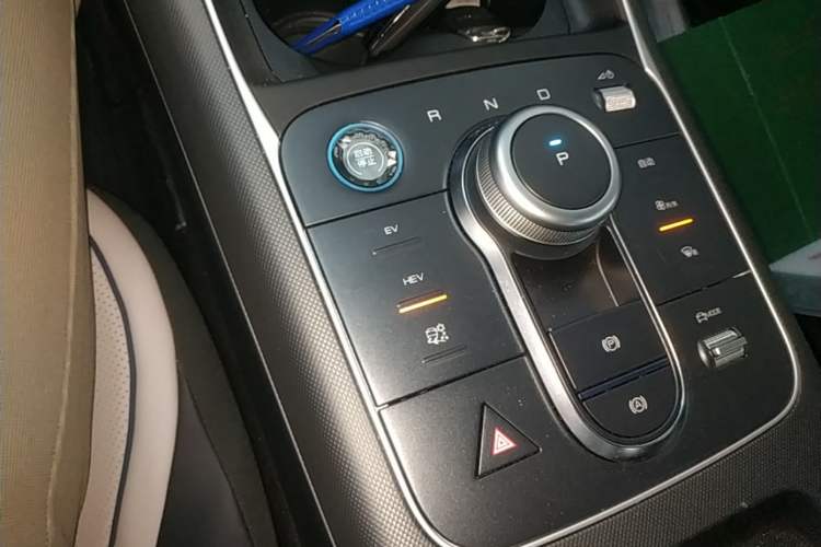 Used BYD Destroyer 05 2024 HONOR Edition DM-i 55KM Luxury Model Gear Lever