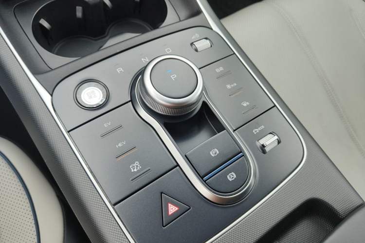 Used BYD Destroyer 05 2024 Honor Edition DM-i 120KM Luxury Model Gear Lever