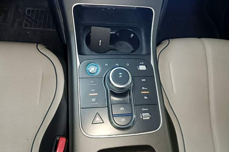 Used BYD Destroyer 05 2024 HONOR Edition DM-i 55KM Luxury Model Gear Lever