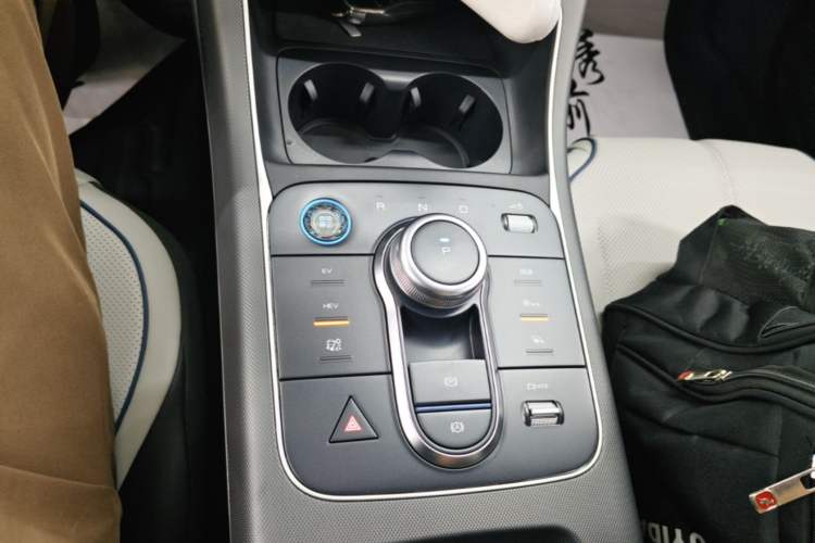 Used BYD Destroyer 05 2024 HONOR Edition DM-i 55KM Luxury Model Gear Lever
