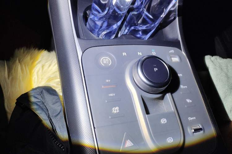Used BYD Destroyer 05 2024 HONOR Edition DM-i 55KM Luxury Model Gear Lever