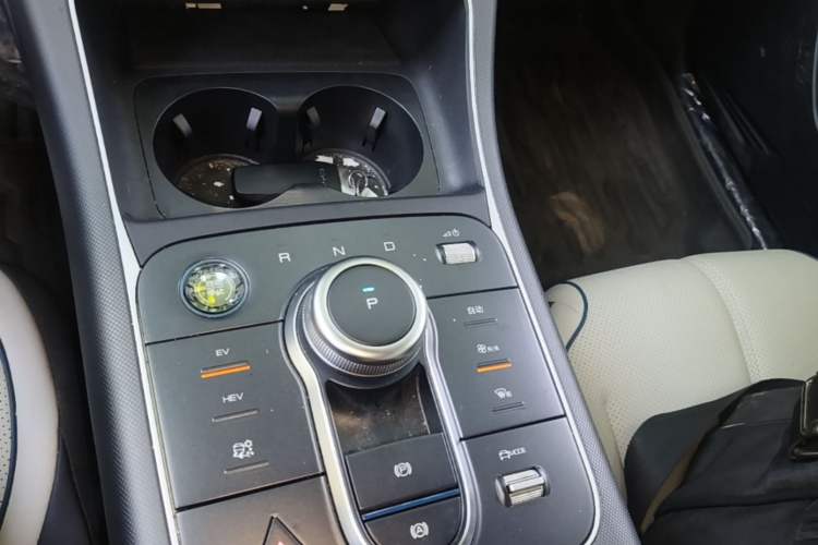 Used BYD Destroyer 05 2024 HONOR Edition DM-i 55KM Luxury Model Gear Lever