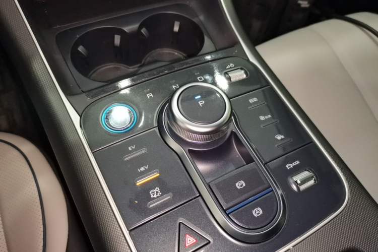 Used BYD Destroyer 05 2024 HONOR Edition DM-i 55KM Luxury Model Gear Lever