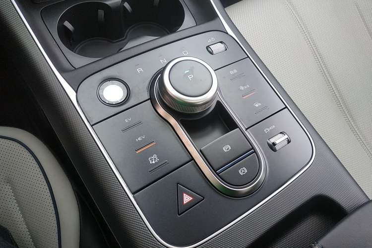 Used BYD Destroyer 05 2024 HONOR Edition DM-i 120KM Flagship Model Gear Lever