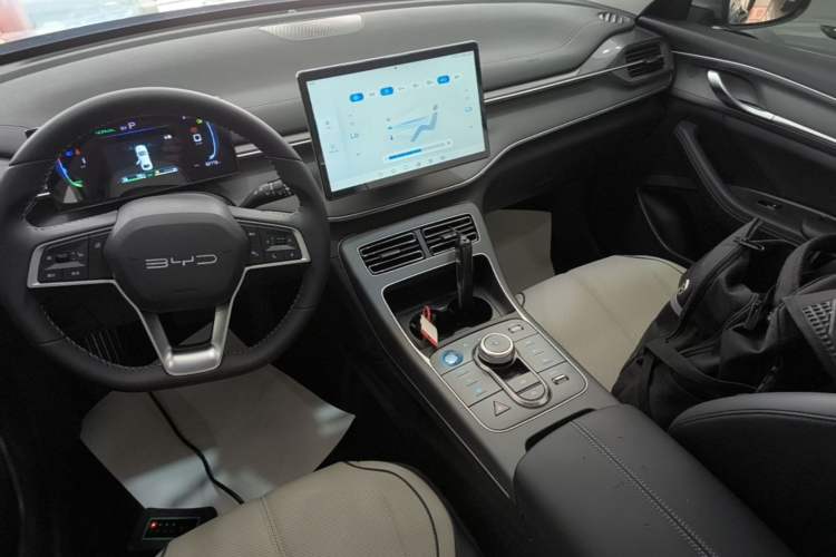 Used BYD Destroyer 05 2024 HONOR Edition DM-i 55KM Luxury Model Gear Lever