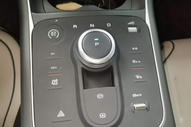 Used BYD Destroyer 05 2024 HONOR Edition DM-i 55KM Luxury Model Gear Lever