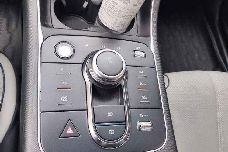 Used BYD Destroyer 05 2024 HONOR Edition DM-i 120KM Prestige Model Gear Lever