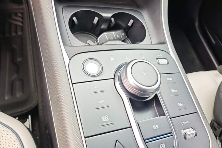 Used BYD Destroyer 05 2024 HONOR Edition DM-i 55KM Luxury Model Gear Lever