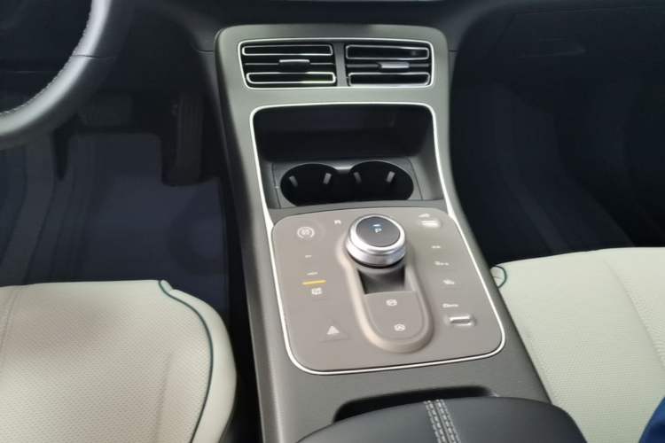 Used BYD Destroyer 05 2024 HONOR Edition DM-i 55KM Luxury Model Gear Lever