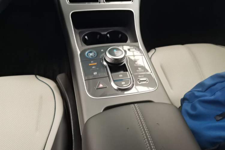 Used BYD Destroyer 05 2024 HONOR Edition DM-i 55KM Luxury Model Gear Lever