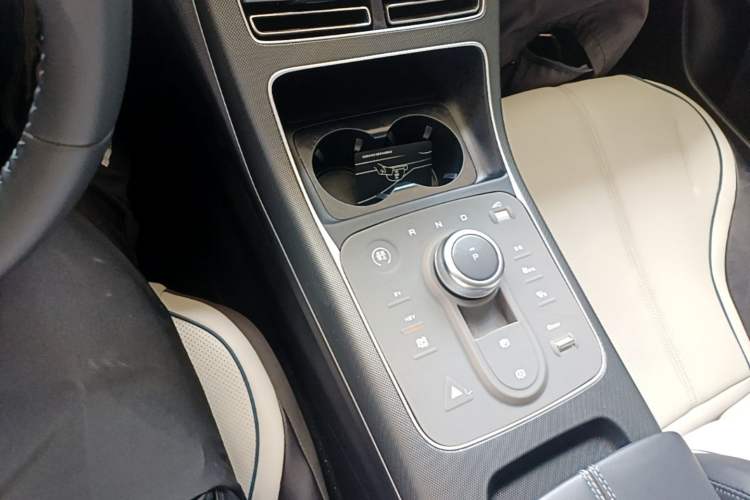 Used BYD Destroyer 05 2024 HONOR Edition DM-i 55KM Luxury Model Gear Lever
