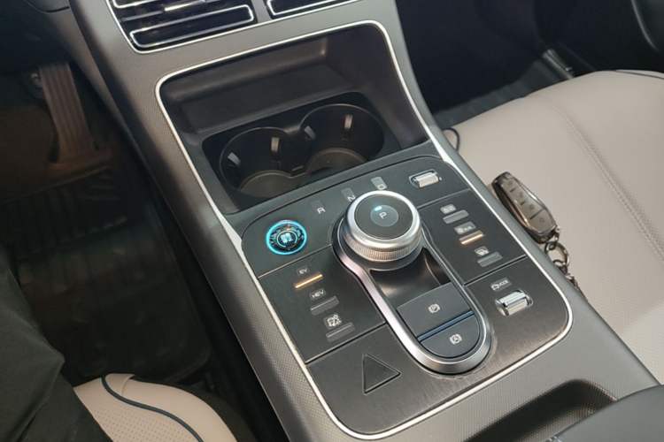 Used BYD Destroyer 05 2024 HONOR Edition DM-i 55KM Luxury Model Gear Lever