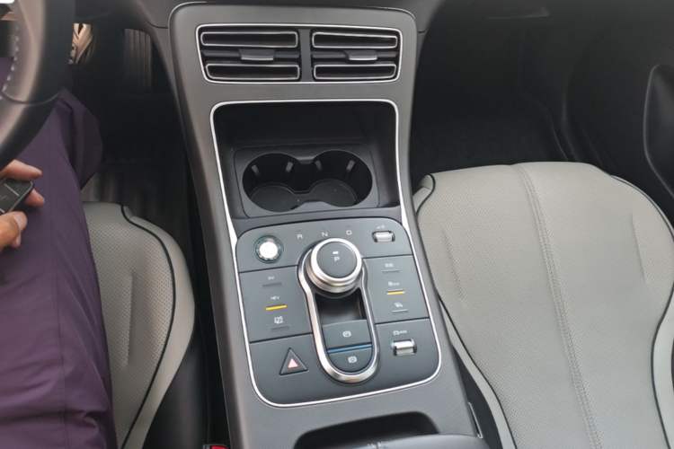Used BYD Destroyer 05 2024 HONOR Edition DM-i 55KM Luxury Model Gear Lever