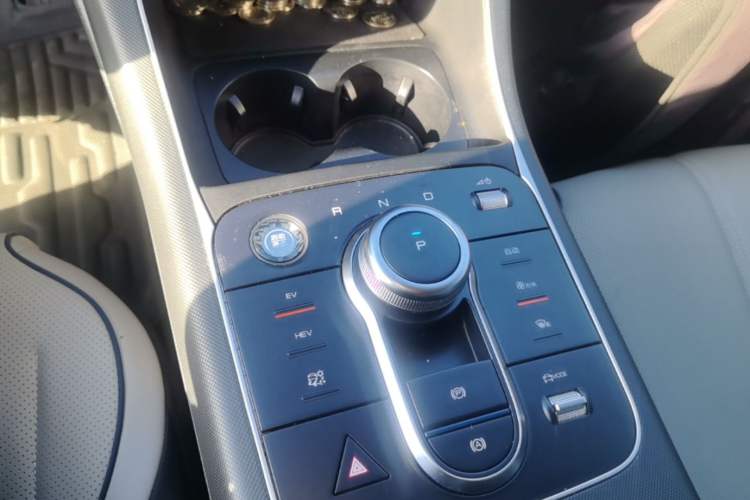 Used BYD Destroyer 05 2024 HONOR Edition DM-i 55KM Luxury Model Gear Lever