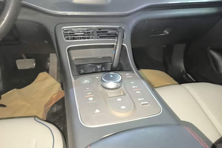 Used BYD Destroyer 05 2024 HONOR Edition DM-i 55KM Luxury Model Gear Lever