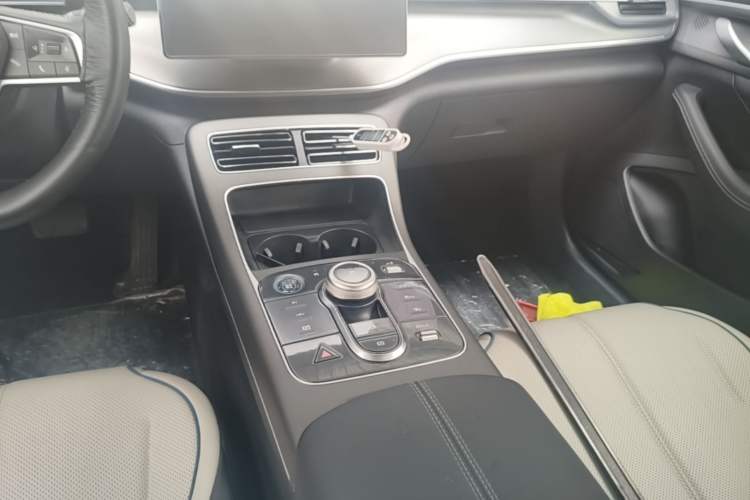 Used BYD Destroyer 05 2024 HONOR Edition DM-i 55KM Luxury Model Gear Lever