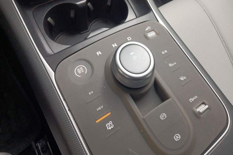 Used BYD Destroyer 05 2024 HONOR Edition DM-i 55KM Luxury Model Gear Lever