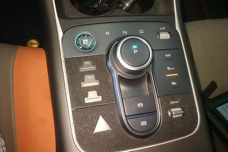 Used BYD Destroyer 05 2024 HONOR Edition DM-i 55KM Luxury Model Gear Lever