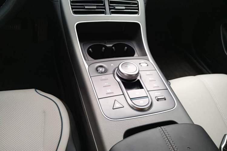 Used BYD Destroyer 05 2024 HONOR Edition DM-i 55KM Luxury Model Gear Lever