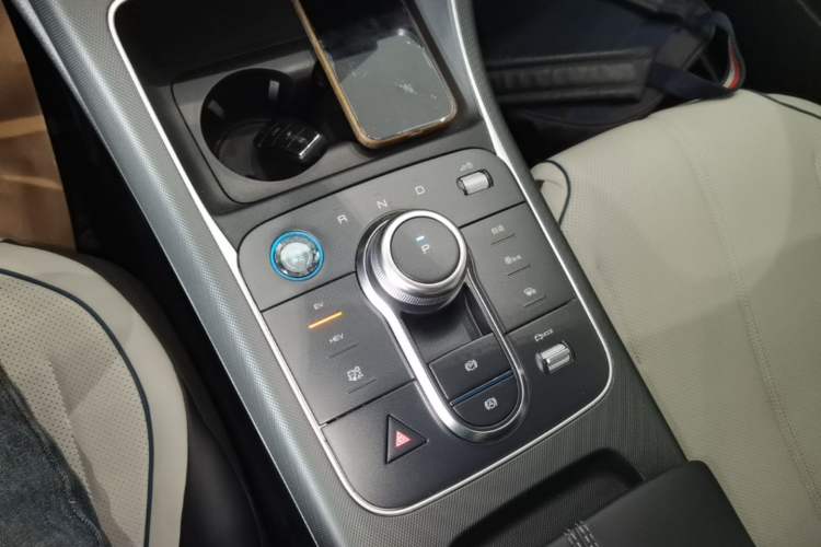 Used BYD Destroyer 05 2024 HONOR Edition DM-i 55KM Luxury Model Gear Lever