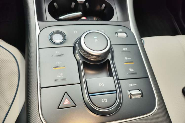 Used BYD Destroyer 05 2024 HONOR Edition DM-i 55KM Luxury Model Gear Lever