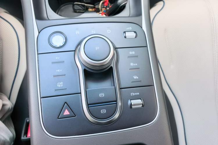 Used BYD Destroyer 05 2024 HONOR Edition DM-i 55KM Luxury Model Gear Lever