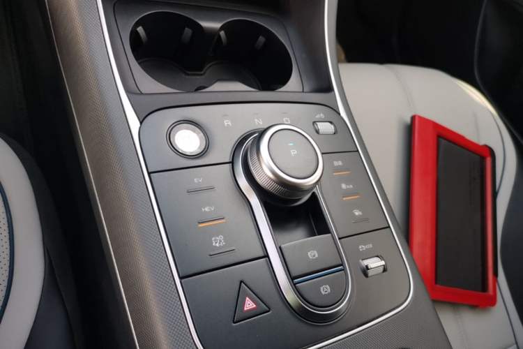 Used BYD Destroyer 05 2024 HONOR Edition DM-i 55KM Luxury Model Gear Lever