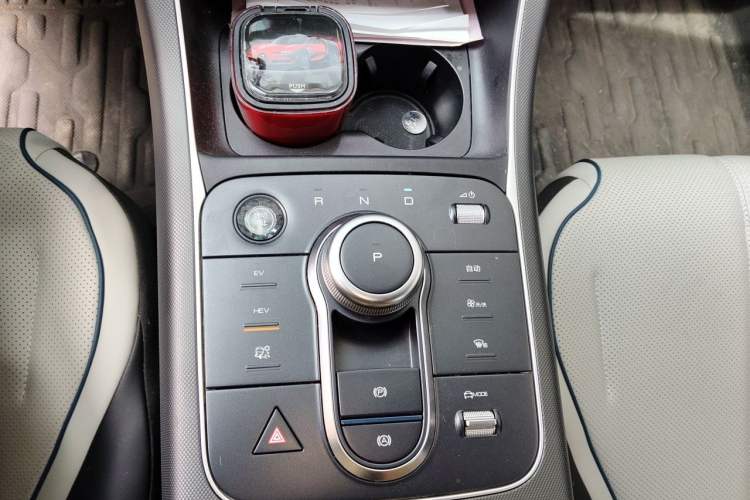 Used BYD Destroyer 05 2024 HONOR Edition DM-i 55KM Luxury Model Gear Lever