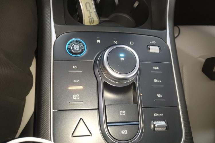 Used BYD Destroyer 05 2024 Honor Edition DM-i 120KM Luxury Model Gear Lever