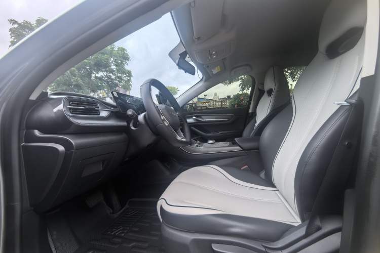Used BYD Destroyer 05 2024 HONOR Edition DM-i 55KM Luxury Model Interior 1