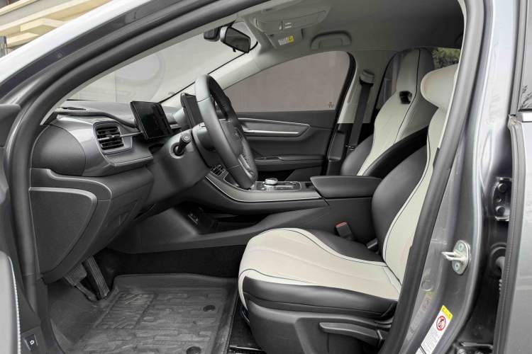 Used BYD Destroyer 05 2024 HONOR Edition DM-i 55KM Luxury Model Interior 1
