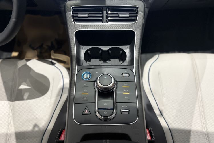 Used BYD Destroyer 05 2024 HONOR Edition DM-i 55KM Luxury Model Interior 11